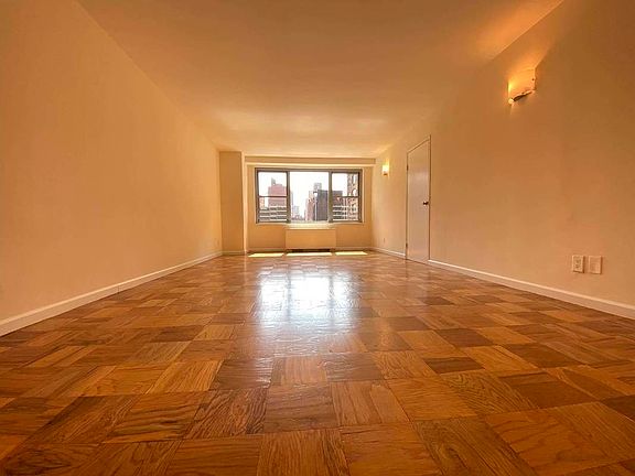 3rd image of 250 E 63rd St #5K