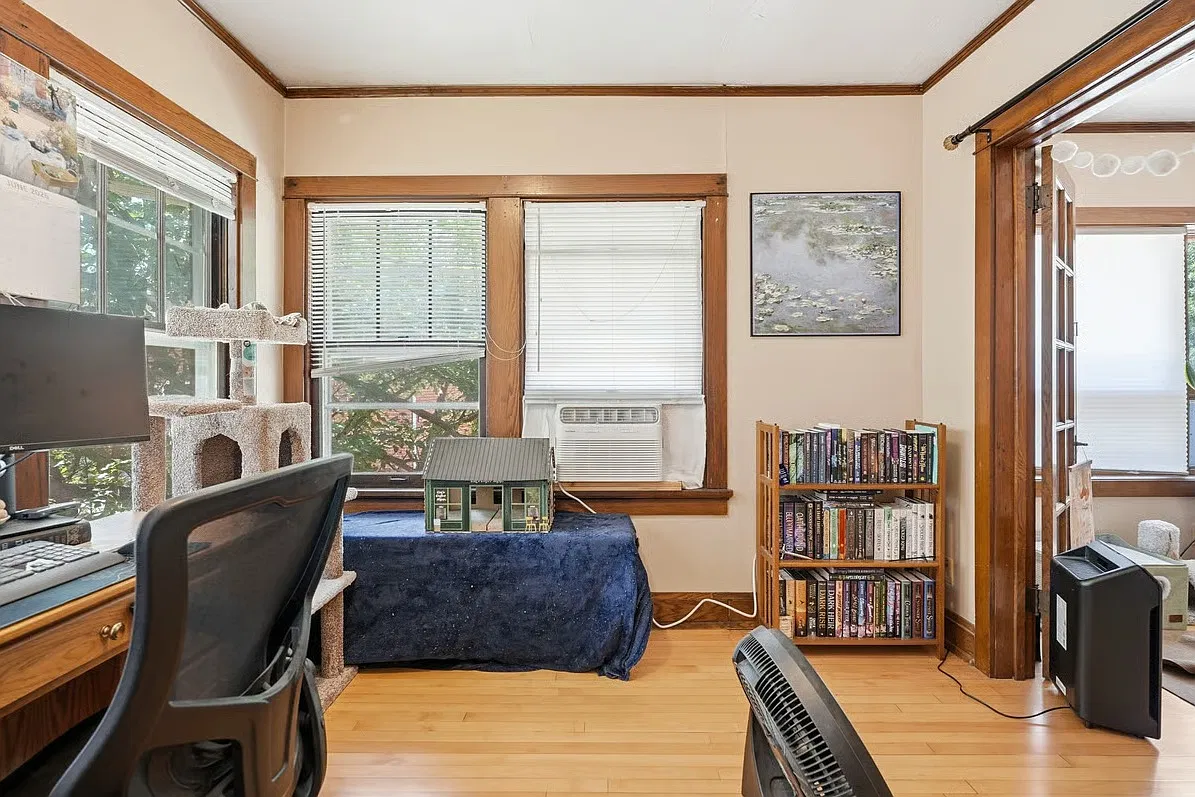 403 West Wilson Street - 5 — Photo 4