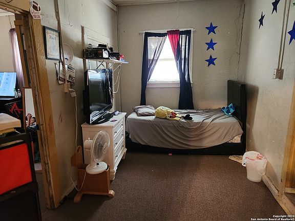 4th image of 4551 ELDRIDGE AVE