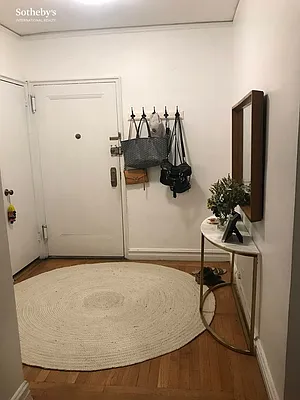 Rented by Sotheby's International Realty | media 4