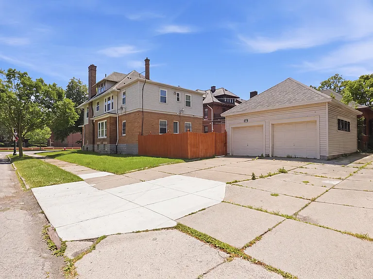 2238 Main St — Photo 31