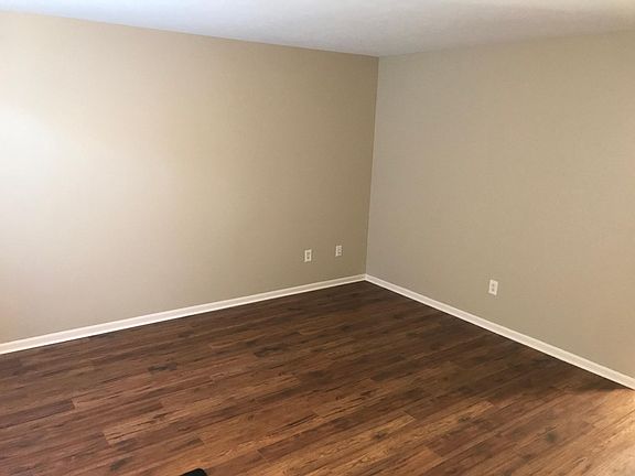 5th image of 8527 Courtland Dr NE