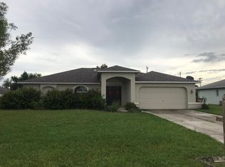 136 SE 17th Ter, Cape Coral, FL 33990