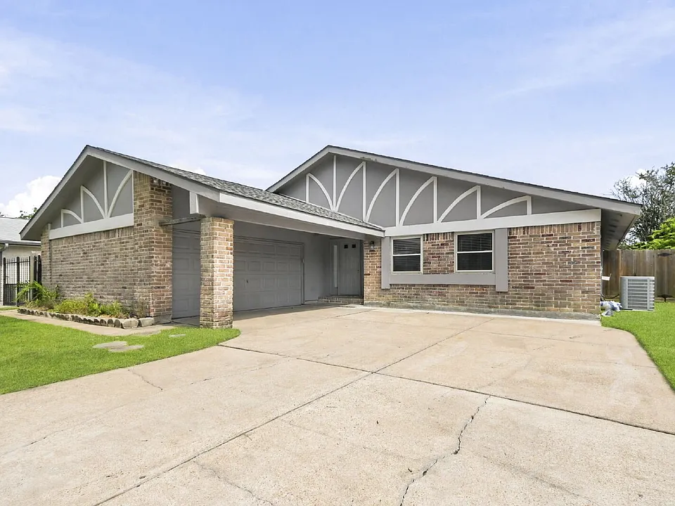 830 Seacliff Dr