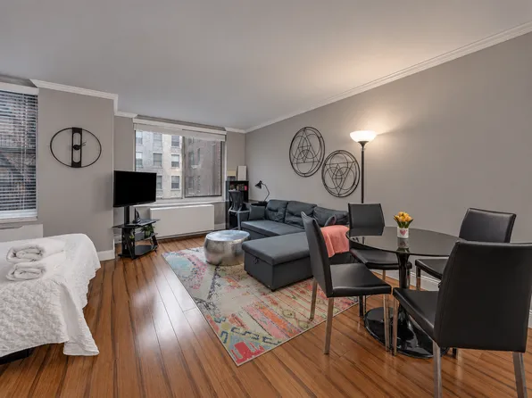 145 E 48th St, New York, NY