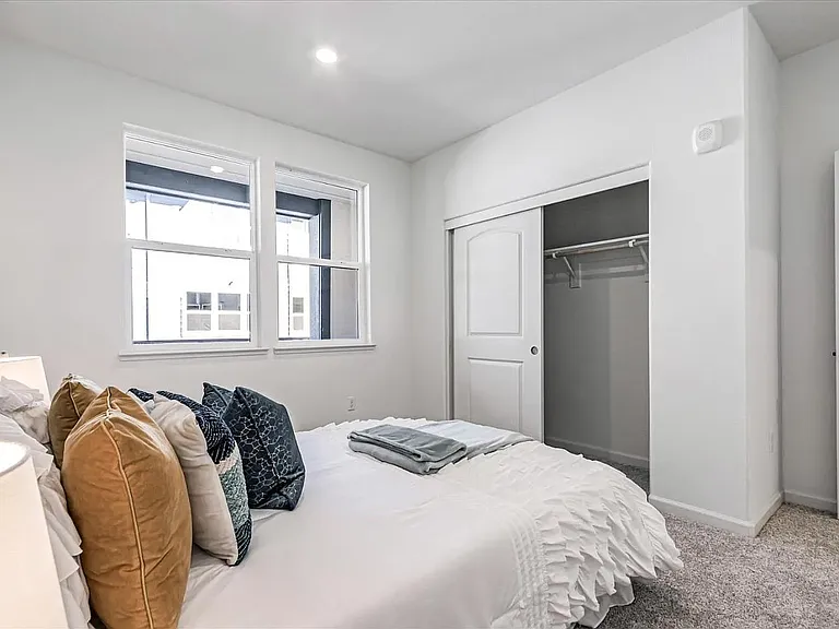 379 Lundy Pl — Photo 14