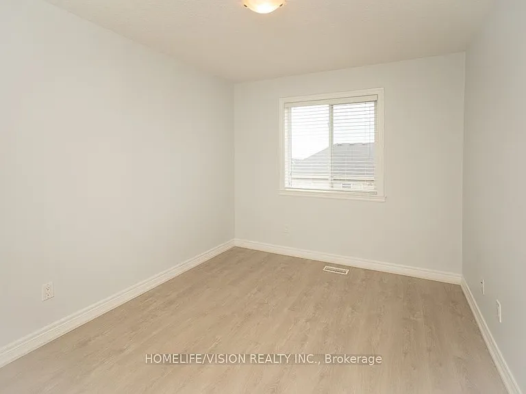 98 Highgate Dr #UPPER LEVEL — Photo 10