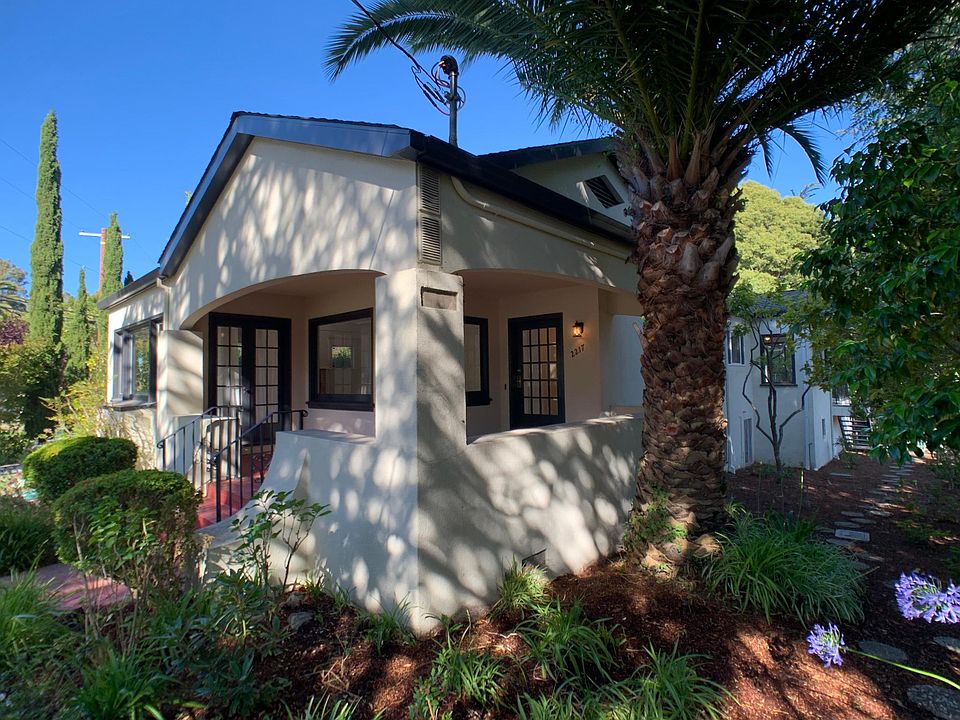 1st image of 2217 Easton Dr