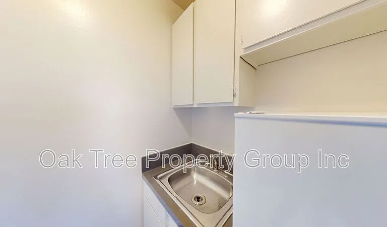 535 41st St #17 — Photo 13