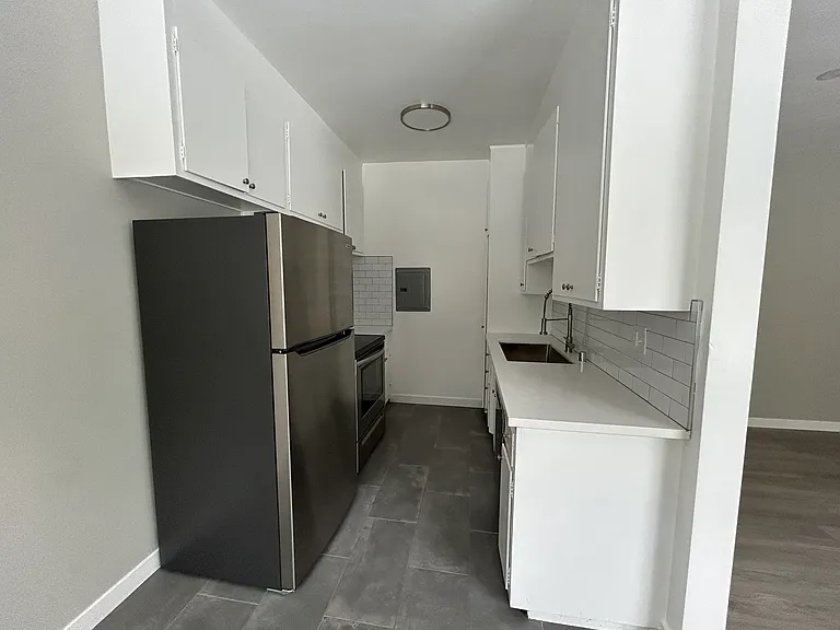 2501 Beverly Ave #24 — Photo 4