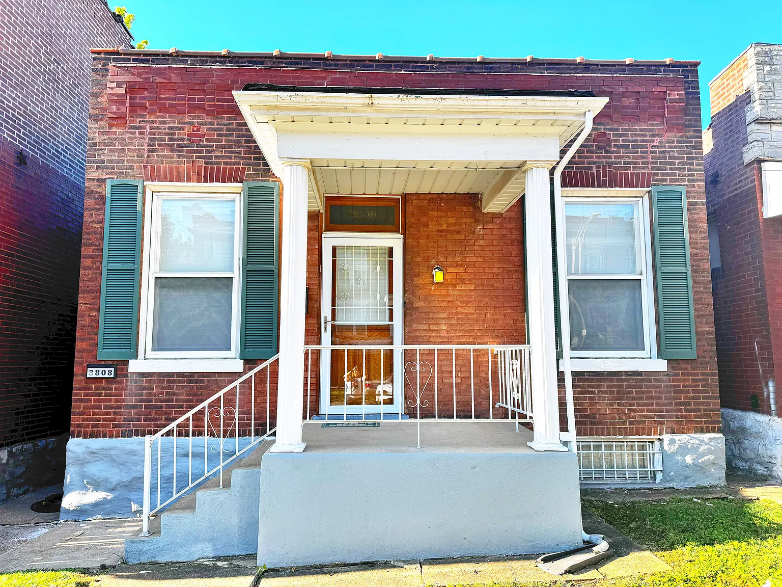 2 bed, 834 sqft, $1,450 — Photo 1