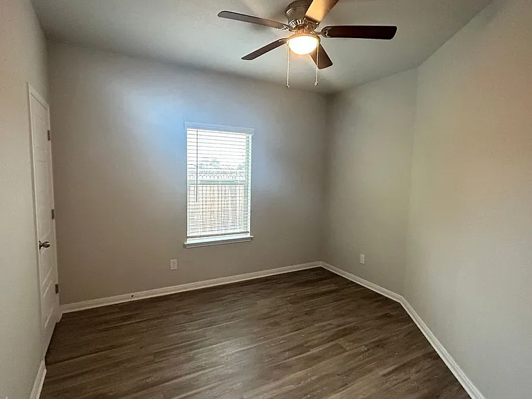 429 Emma Dr — Photo 11