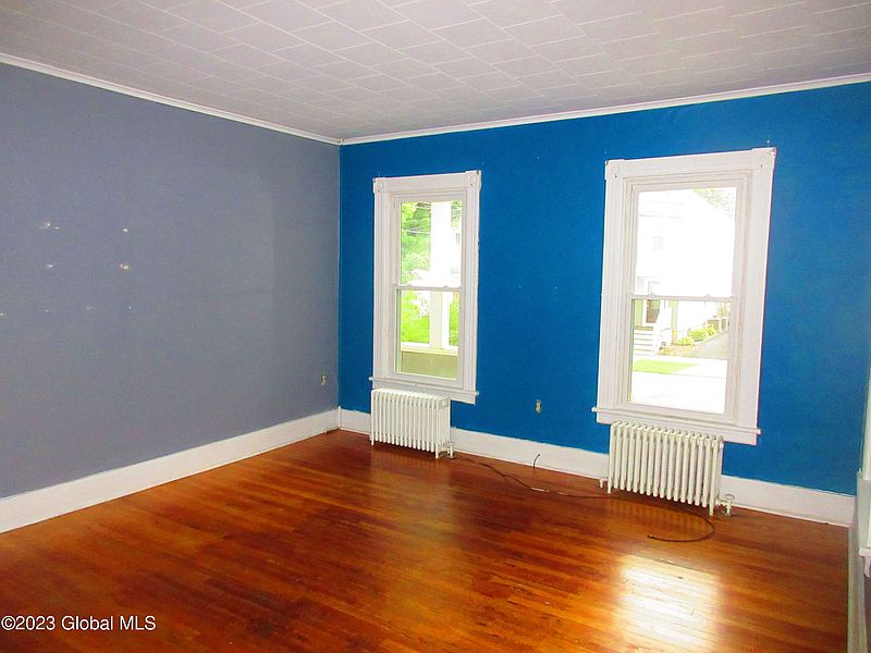 5th image of 129 N 3rd Avenue