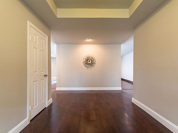 4th image of 2502 Canterbury Dr