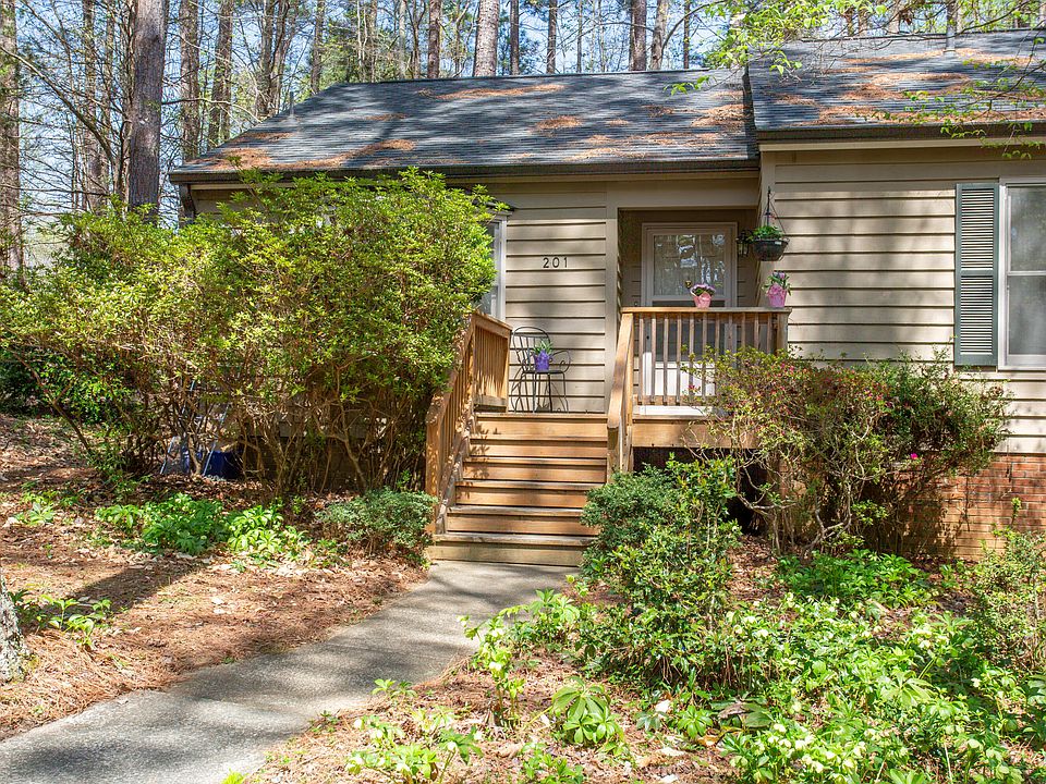 1st image of 201 Forest Ct