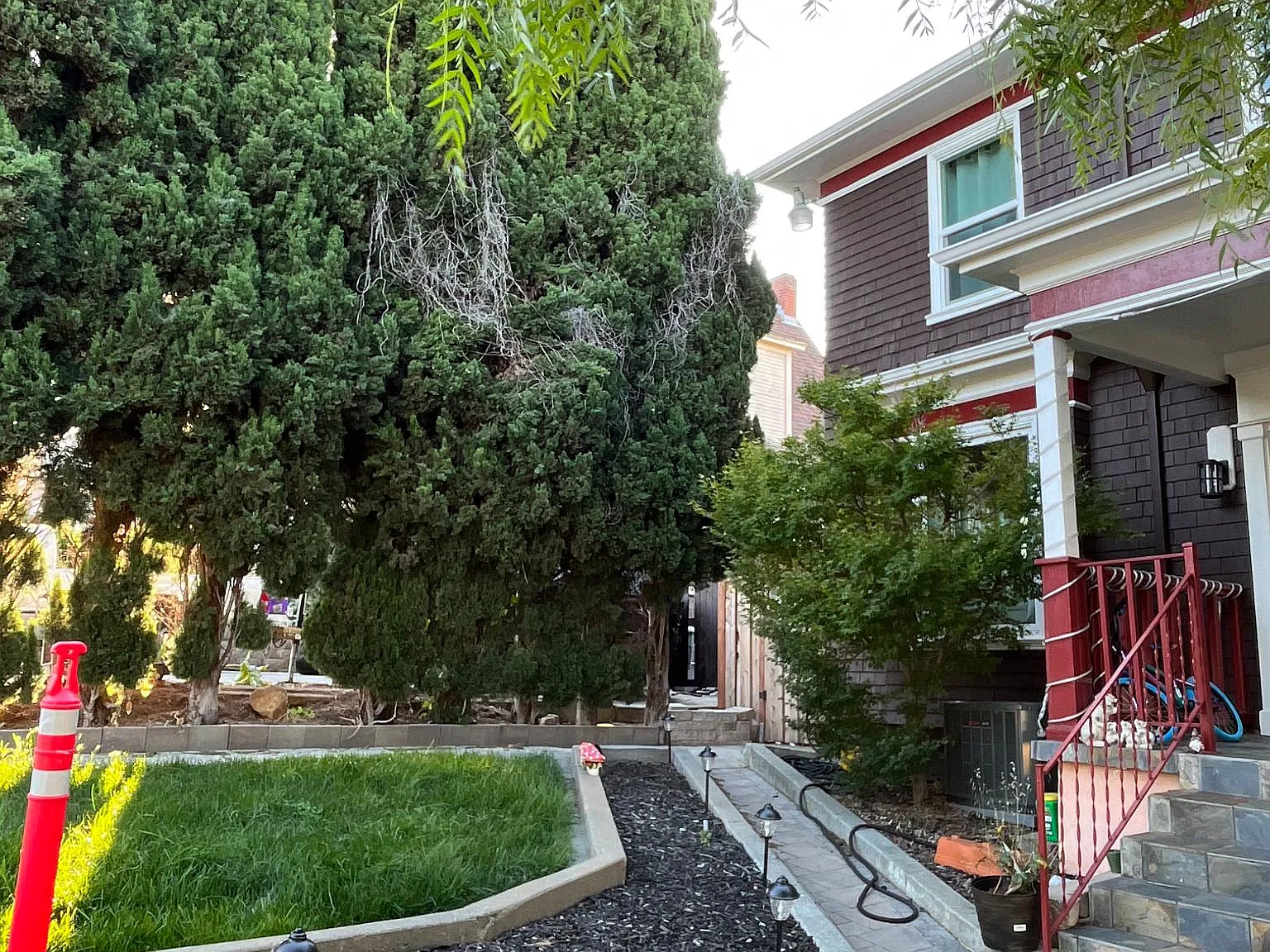 944 Capitol St — Photo 2