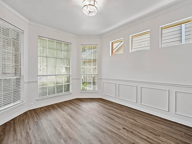 1711 Peregrine Dr — Photo 4