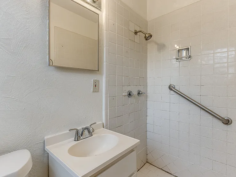 7109 NW 6th St — Photo 23