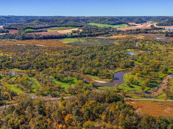 S2986 BARTH ROAD, Fountain City, WI 54629