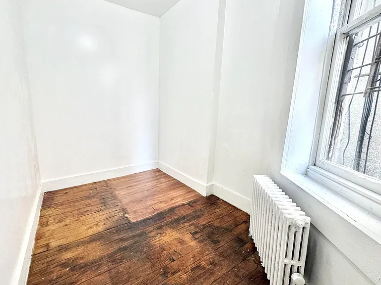 326 E 109th St #11 — Photo 9