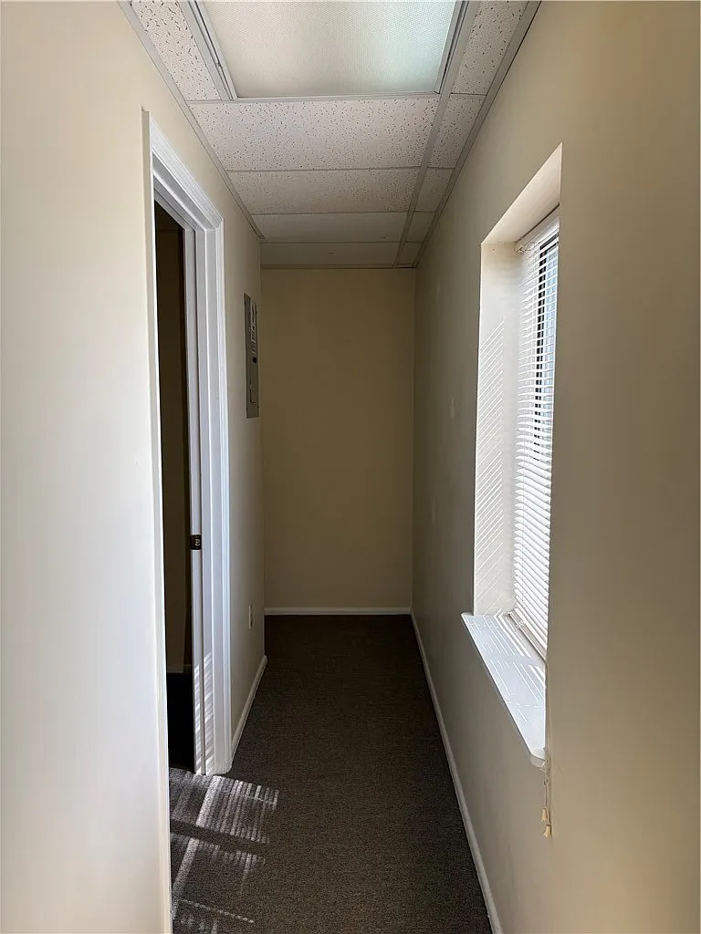 Studio, 1050 sqft, $2,625 — Photo 3