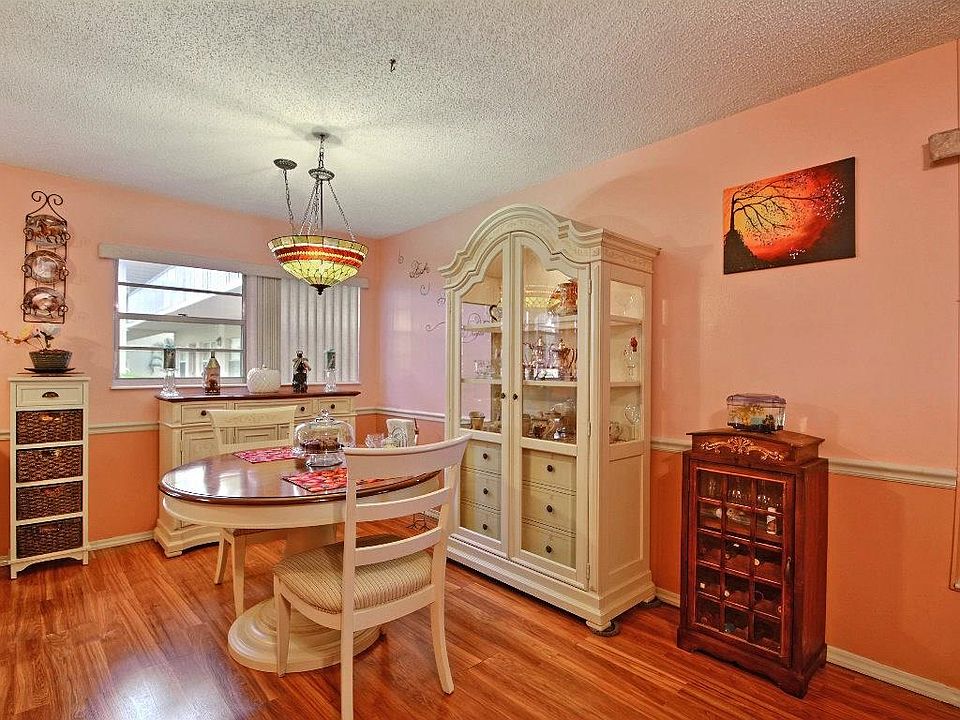 1st image of 8 Vista Gardens Trl