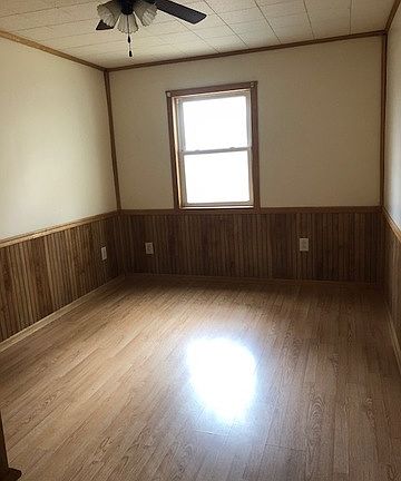 4th image of 1301 N Everett St