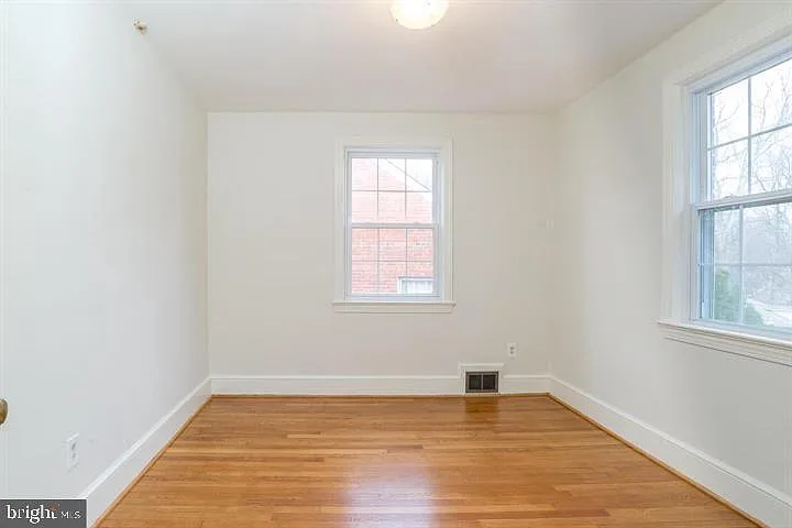 1667 Primrose Rd NW — Photo 16