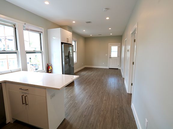 3rd image of 59 Locust Ave #2R