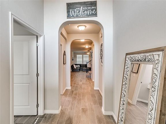 3rd image of 2428 Sunshine Ln