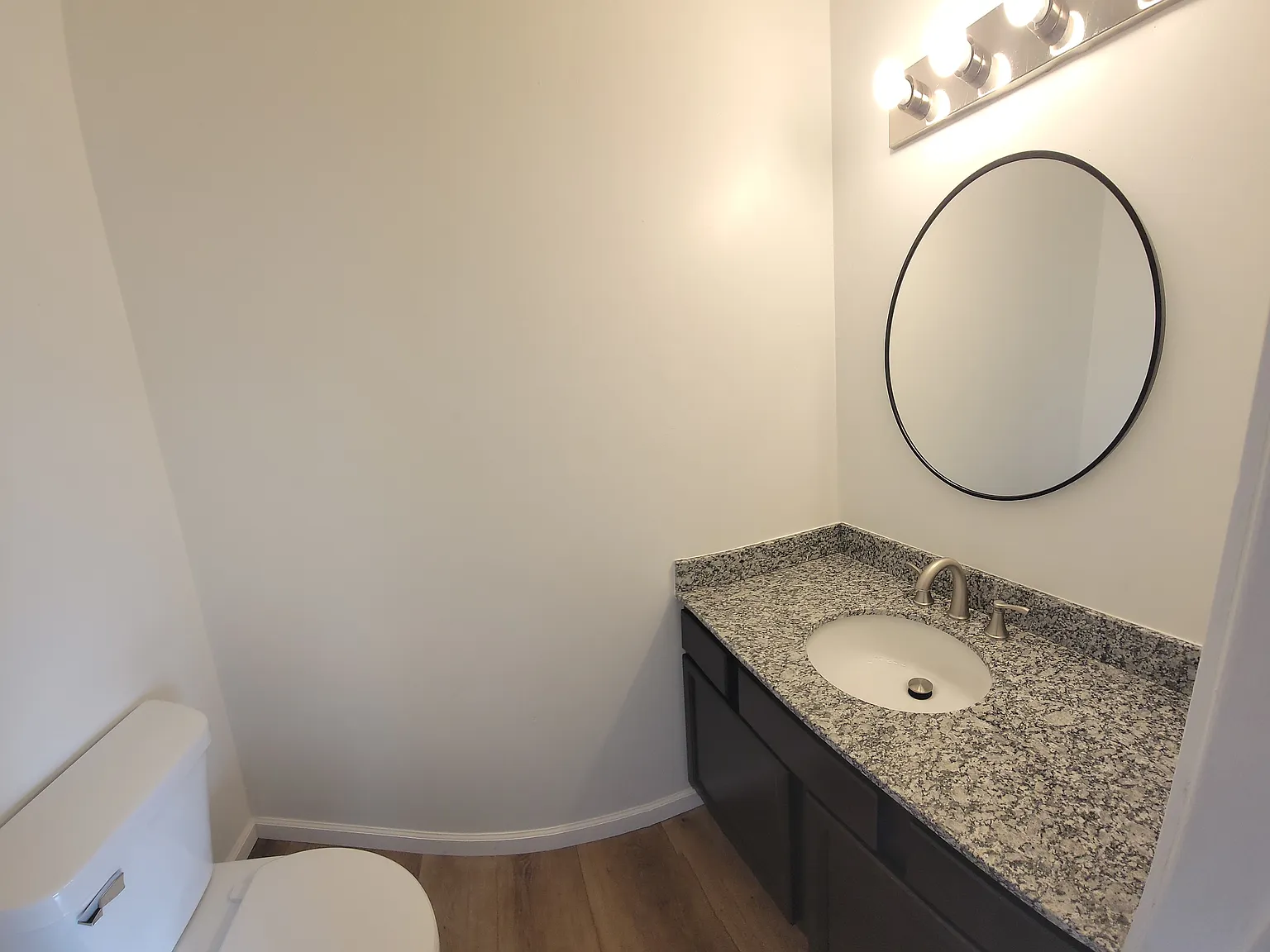 1901 Nancy Ct - 7 — Photo 2