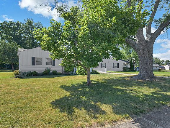4th image of 247 Merriman Dr