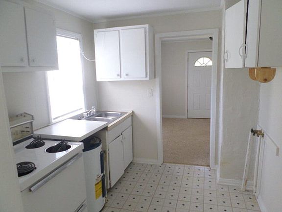 3rd image of 60 Circle Dr