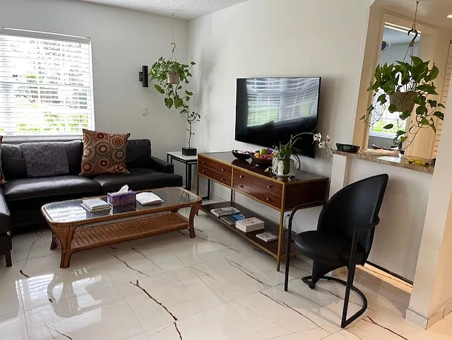 2 bed, 838 sqft, $1,500 — Photo 3