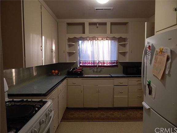 5th image of 805 Fir Ave