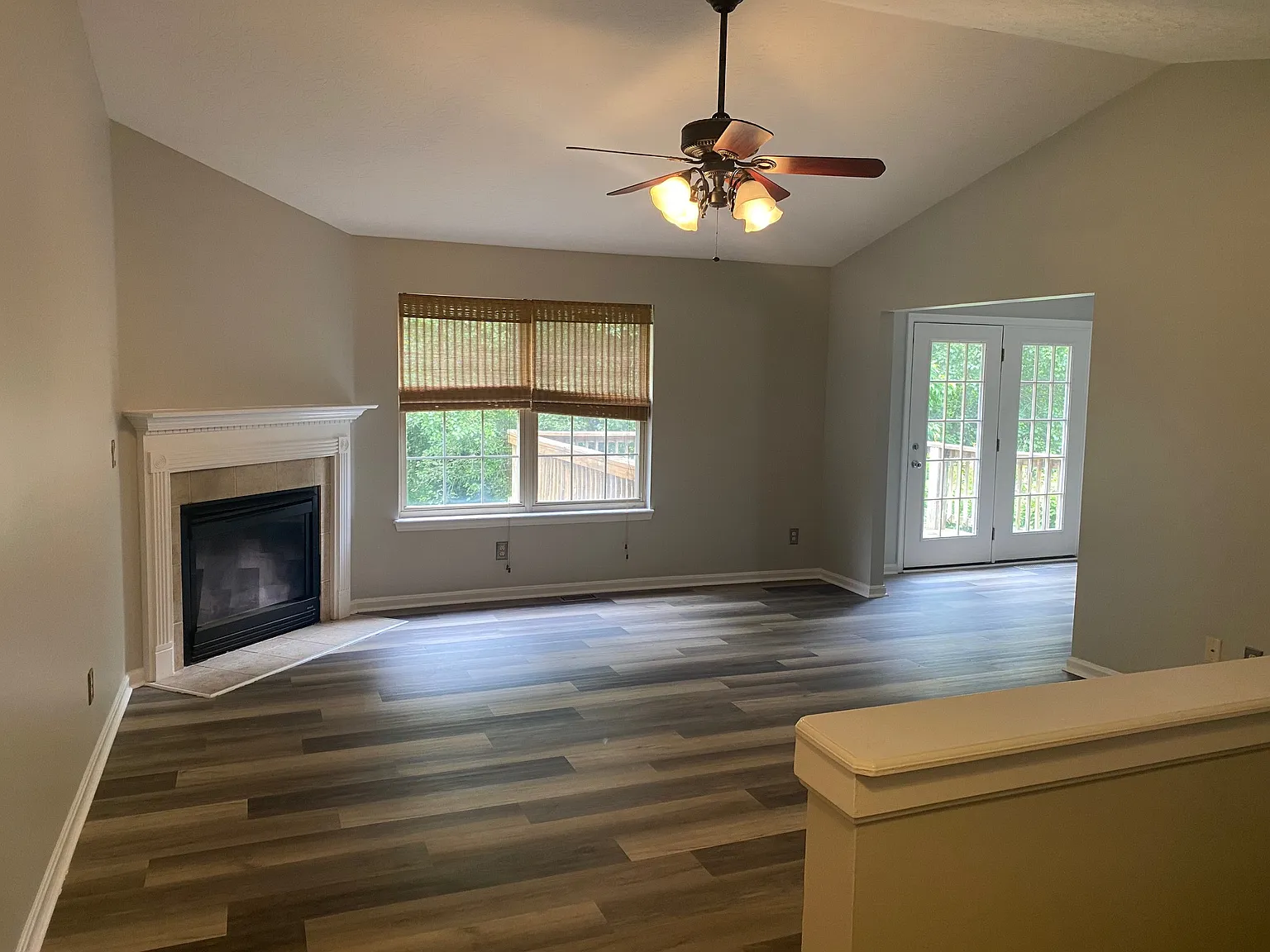 3 bed, 2400 sqft, $2,195 — Photo 2