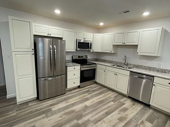 5th image of 425 James Dr