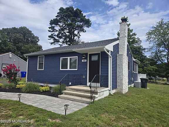 2nd image of 182 Baywood Blvd