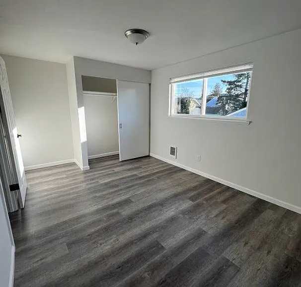 902 E Division St #902 — Photo 13