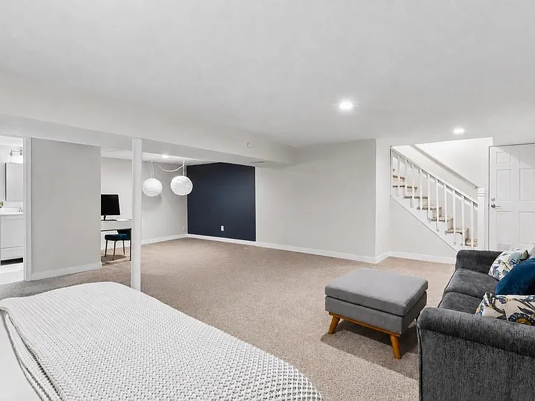 2506 Kingsley Dr NE — Photo 28