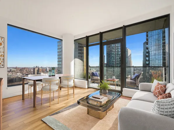 20 Rockwell Place image 1 of 27