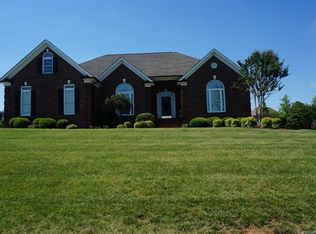 7975 Grimsby Cir, Harrisburg, NC 28075
