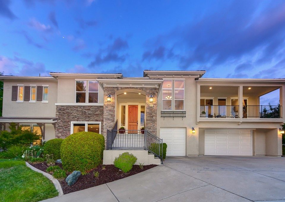 1st image of 1027 Venezia Dr