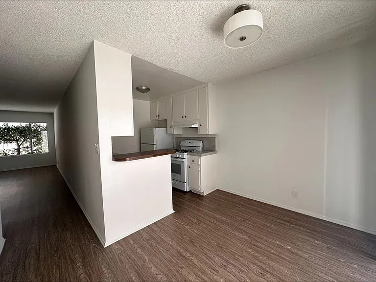 1953 Overland Ave #3 — Photo 10