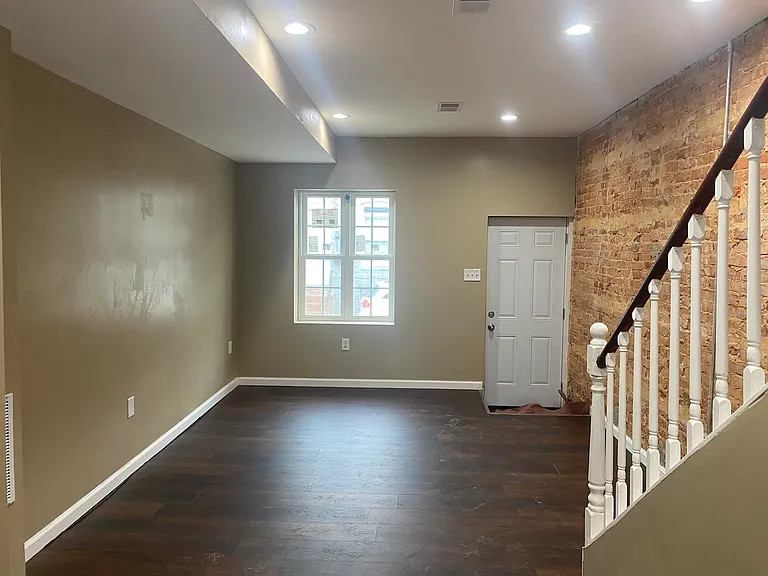 428 Furrow St — Photo 2