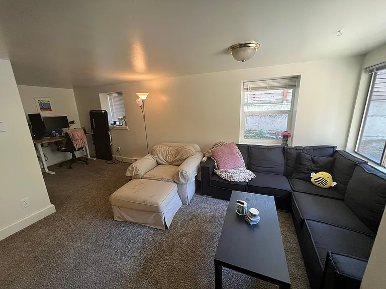 531 Federal Ave E — Photo 44