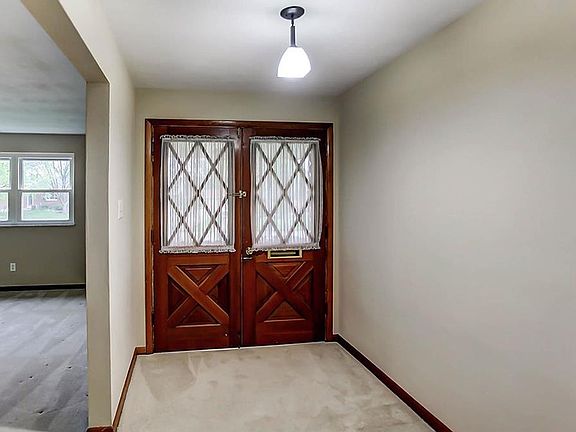4th image of 4416 Thornwood Pl