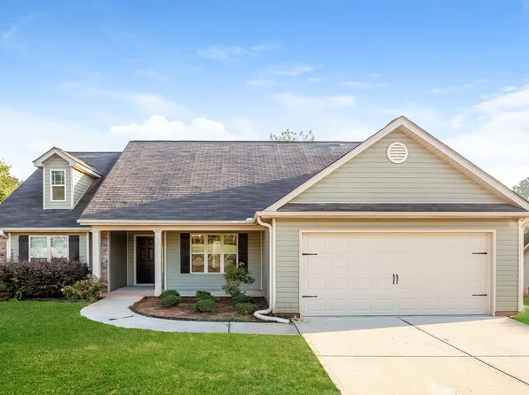 23 Saint Charles Pl, Grantville, GA 30220