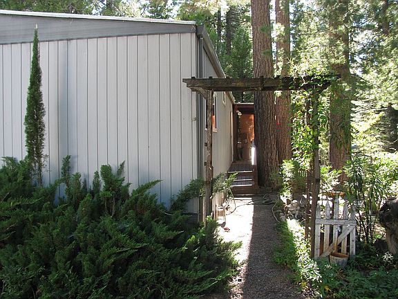 5th image of 16565 Prospect Pl #20