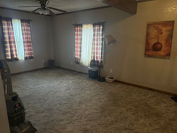 2nd image of 935 Oak Manor Rd